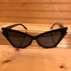 Cat-Eye Woman’s Sunglasses